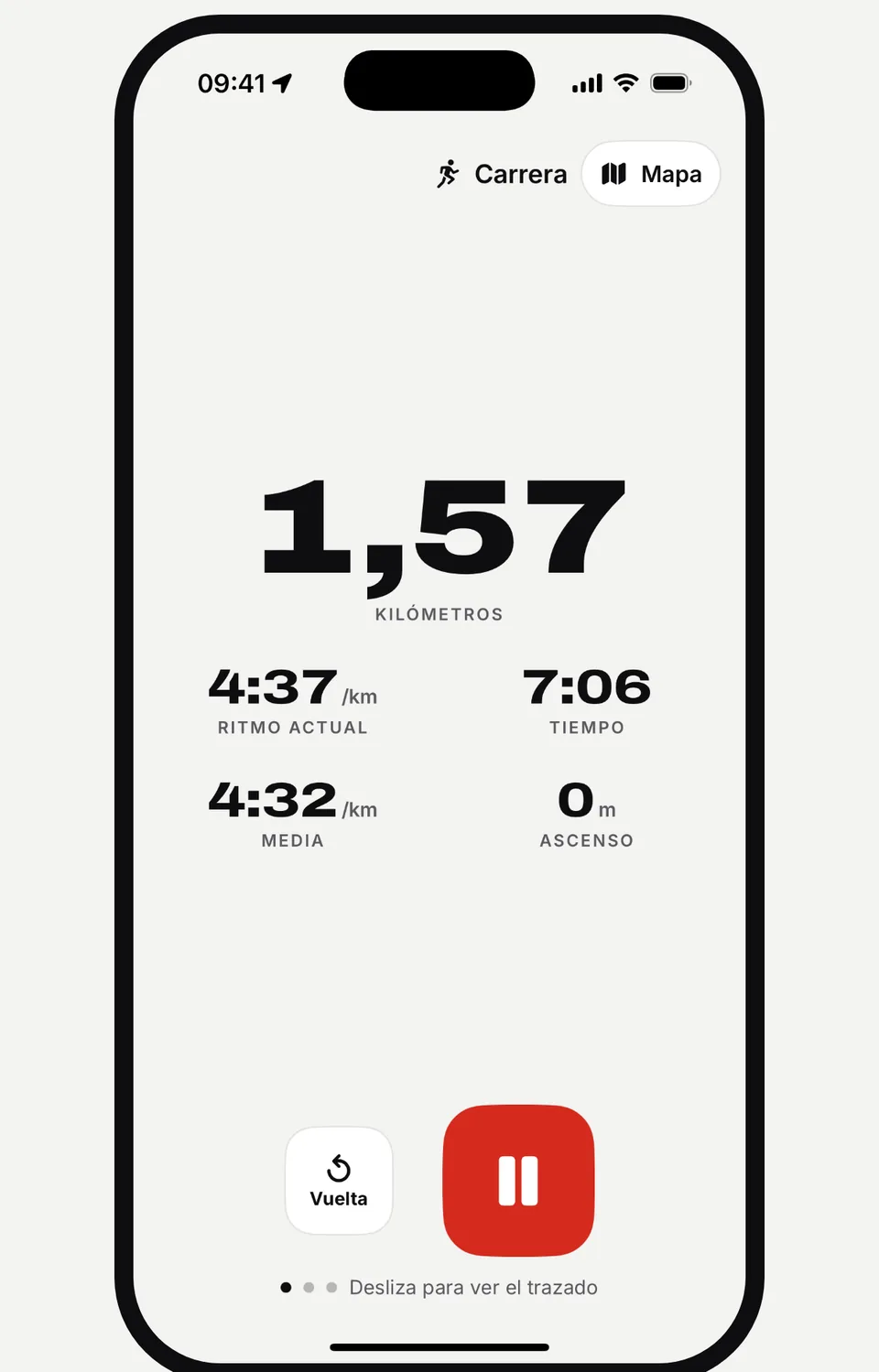 Pantalla de carrera de Runvia con distancia, ritmo actual, media, tiempo y ascenso